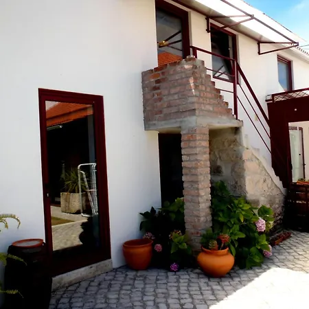 Konukevi Casa Adega Do Mosteiro - Turismo Rural 4*